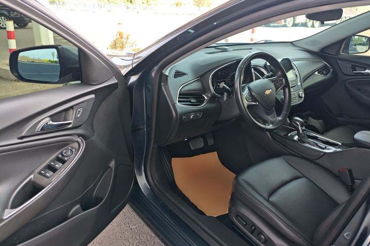 Used Chevrolet Malibu XL 2022 535T Automatic Sport Edition Driver Seat