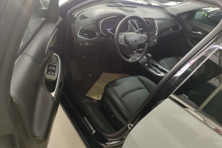 Used Chevrolet Malibu XL 2022 535T Automatic Sport Edition Driver Seat