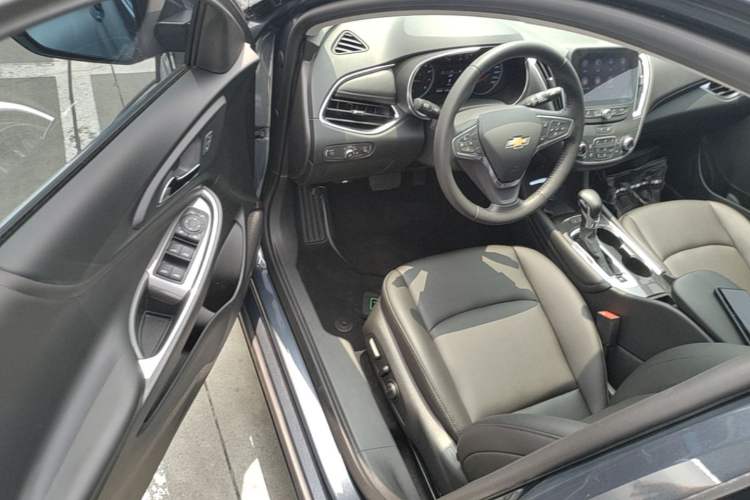 Used Chevrolet Malibu XL 2022 535T Automatic Sport Edition Driver Seat