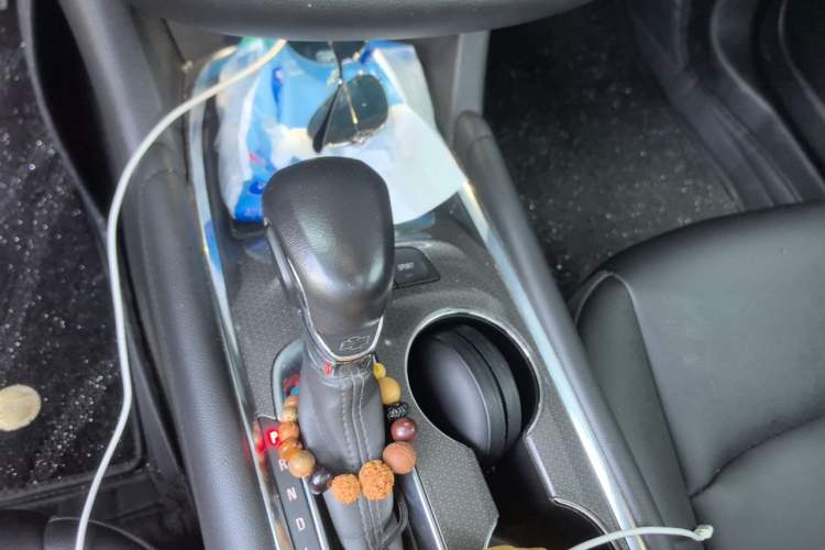 Used Chevrolet Malibu XL 2022 535T Automatic Sport Edition Gear Lever