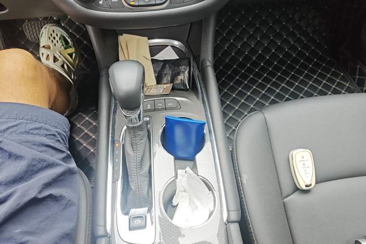 Used Chevrolet Malibu XL 2022 535T Automatic Sport Edition Gear Lever