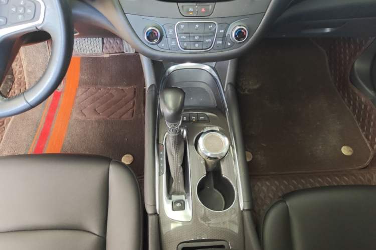 Used Chevrolet Malibu XL 2022 535T Automatic Sport Edition Gear Lever