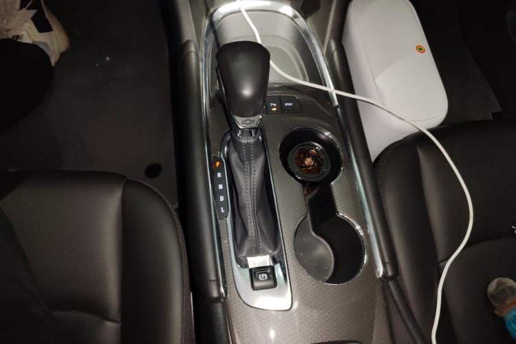 Used Chevrolet Malibu XL 2022 535T Automatic Sport Edition Gear Lever