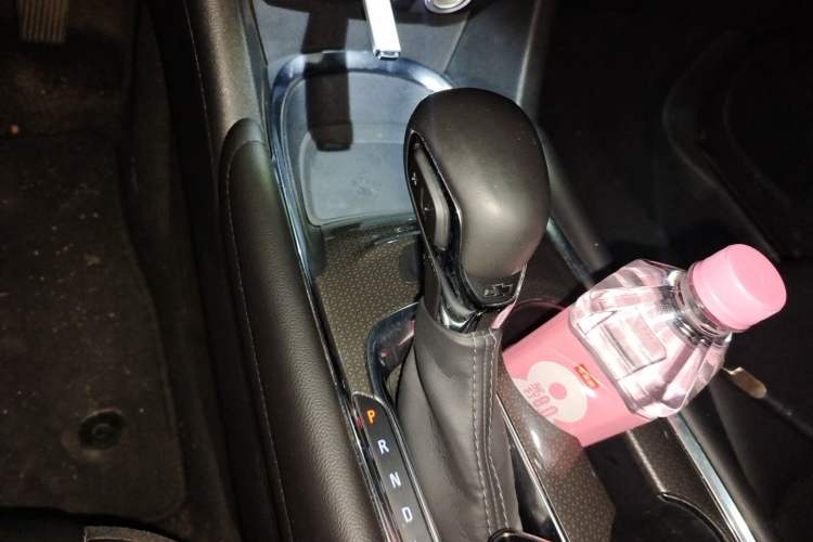 Used Chevrolet Malibu XL 2022 535T Automatic Sport Edition Gear Lever