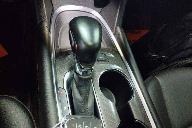 Used Chevrolet Malibu XL 2022 535T Automatic Sport Edition Gear Lever
