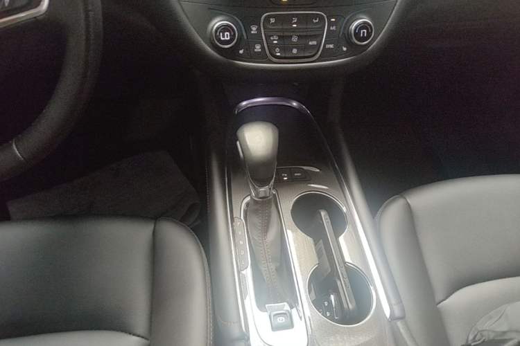 Used Chevrolet Malibu XL 2022 Redline 550T Automatic RuiLian Edition Gear Lever