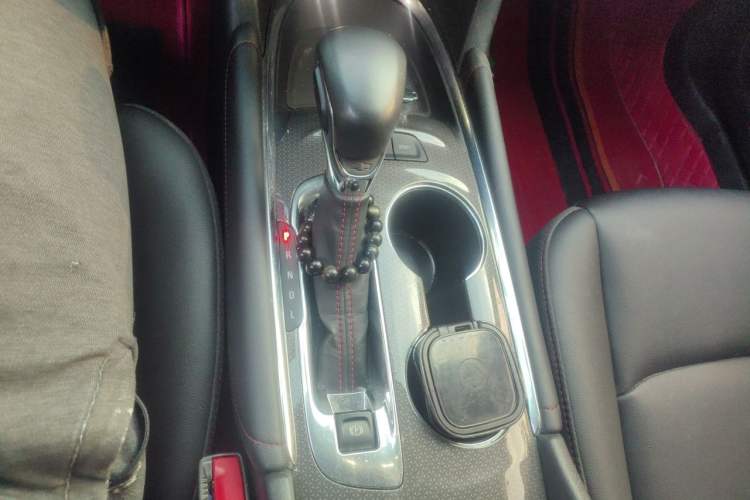 Used Chevrolet Malibu XL 2022 Redline 550T Automatic Sport Edition Gear Lever