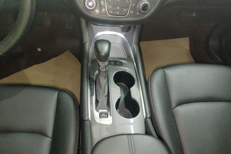 Used Chevrolet Malibu XL 2022 535T Automatic Sport Edition Gear Lever