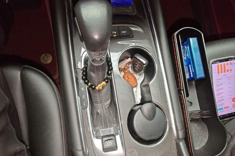 Used Chevrolet Malibu XL 2022 535T Automatic Sport Edition Gear Lever