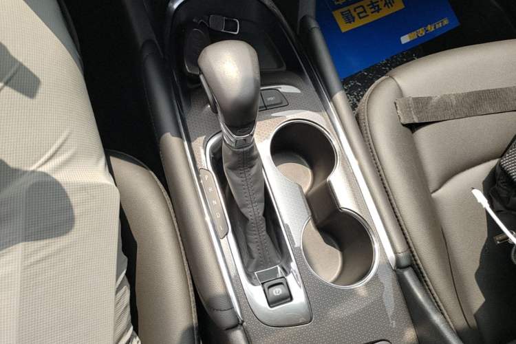 Used Chevrolet Malibu XL 2022 535T Automatic Sport Edition Gear Lever