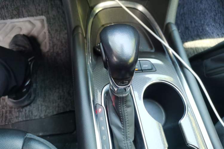 Used Chevrolet Malibu XL 2022 535T Automatic Sport Edition Gear Lever