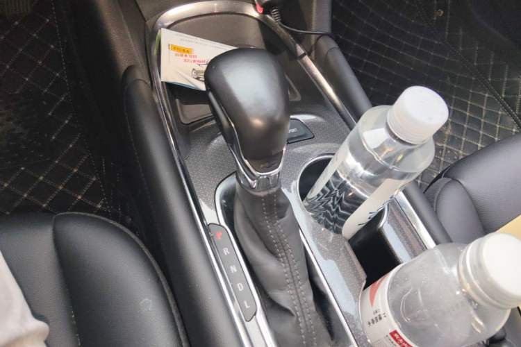 Used Chevrolet Malibu XL 2022 535T Automatic Sport Edition Gear Lever