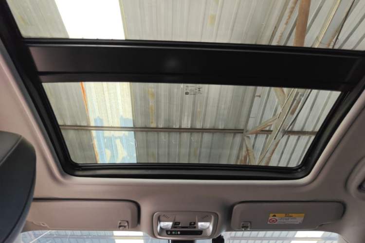 Used Chevrolet Malibu XL 2022 535T Automatic Sport Edition Headliner