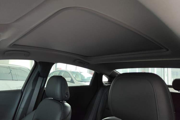 Used Chevrolet Malibu XL 2022 535T Automatic Sport Edition Headliner