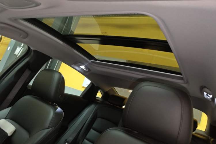 Used Chevrolet Malibu XL 2022 535T Automatic Sport Edition Headliner
