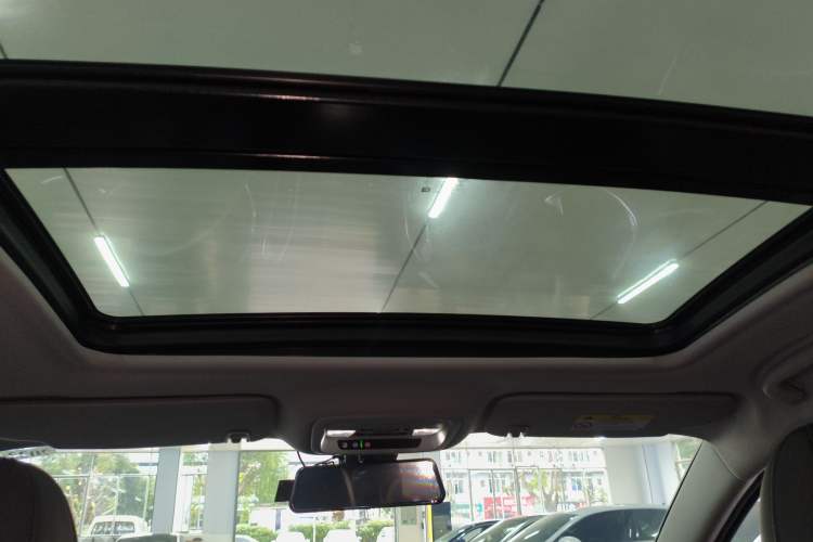 Used Chevrolet Malibu XL 2022 535T Automatic Sport Edition Headliner