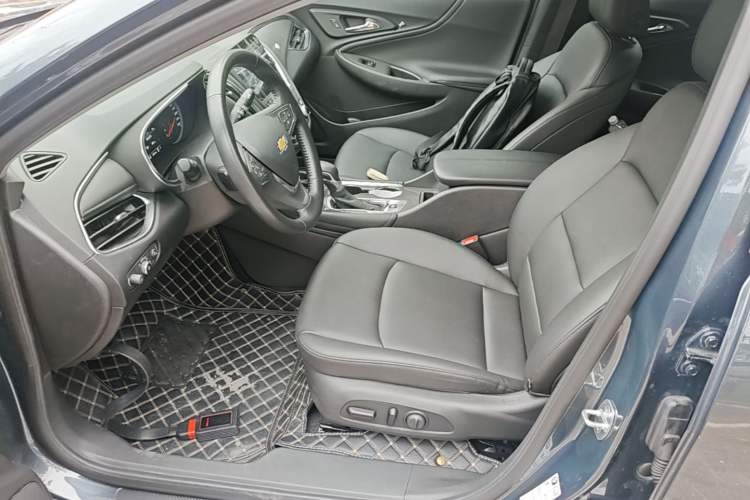 Used Chevrolet Malibu XL 2022 535T Automatic Sport Edition Left Front Seat