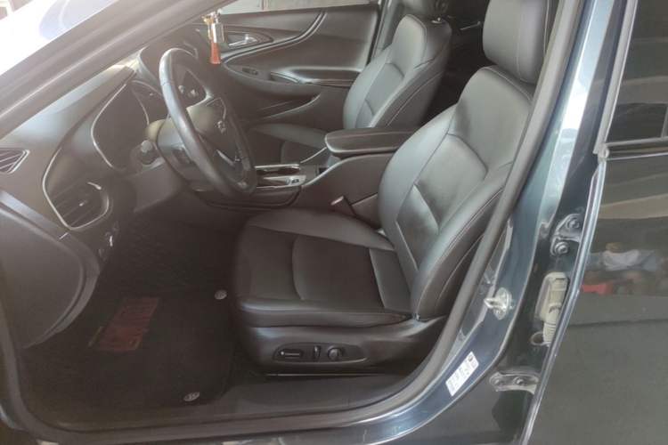 Used Chevrolet Malibu XL 2022 Redline 550T Automatic Sport Edition Left Front Seat