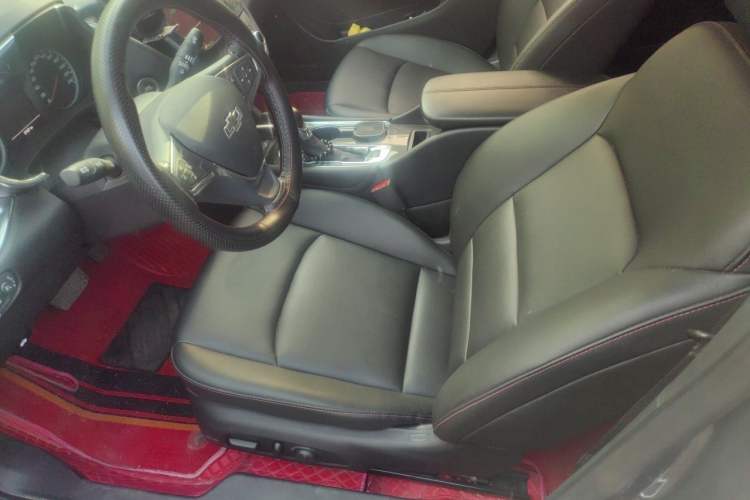 Used Chevrolet Malibu XL 2022 Redline 550T Automatic Sport Edition Left Front Seat