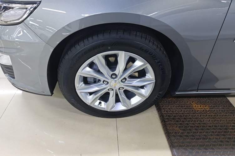 Used Chevrolet Malibu XL 2022 535T Automatic Sport Edition Left Front Wheel Hub