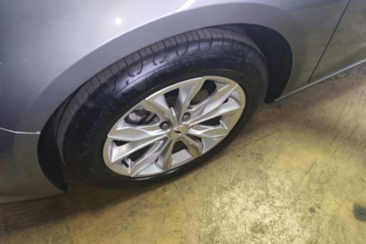 Used Chevrolet Malibu XL 2022 535T Automatic Sport Edition Left Front Wheel Hub