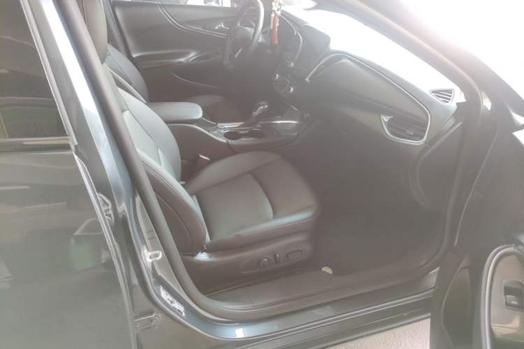 Used Chevrolet Malibu XL 2022 Redline 550T Automatic Sport Edition Right Front Seat