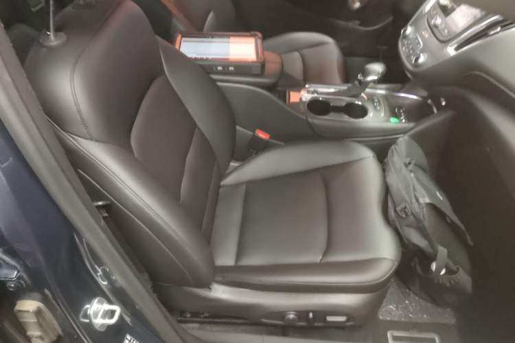 Used Chevrolet Malibu XL 2022 535T Automatic Sport Edition Right Front Seat