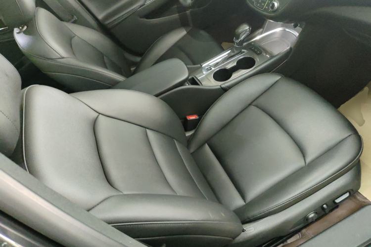Used Chevrolet Malibu XL 2022 535T Automatic Sport Edition Right Front Seat