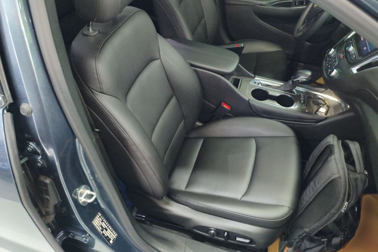 Used Chevrolet Malibu XL 2022 535T Automatic Sport Edition Right Front Seat
