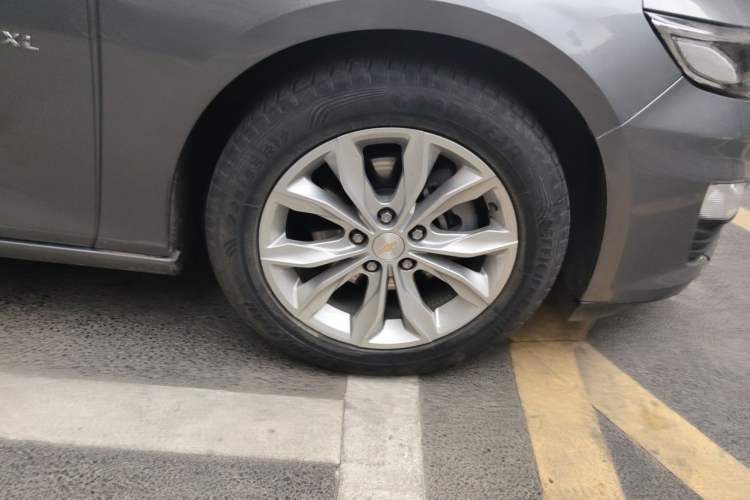 Used Chevrolet Malibu XL 2022 535T Automatic Sport Edition Right Front Wheel Hub