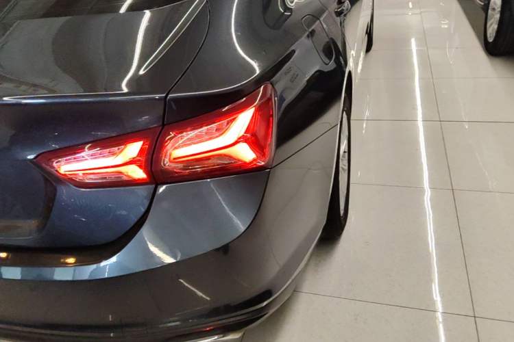 Used Chevrolet Malibu XL 2022 535T Automatic Sport Edition Right Rear Taillight