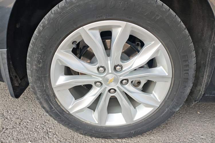 Used Chevrolet Malibu XL 2022 535T Automatic Sport Edition Right Rear Wheel Hub