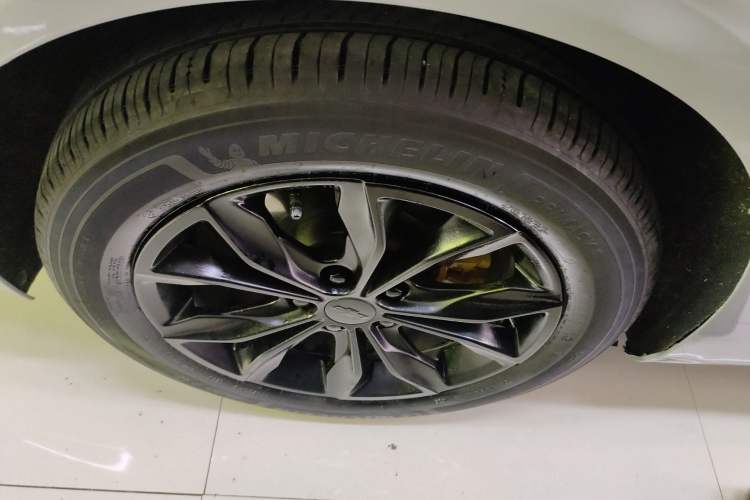 Used Chevrolet Malibu XL 2022 535T Automatic Sport Edition Right Rear Wheel Hub
