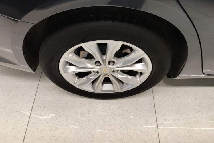 Used Chevrolet Malibu XL 2022 535T Automatic Sport Edition Right Rear Wheel Hub