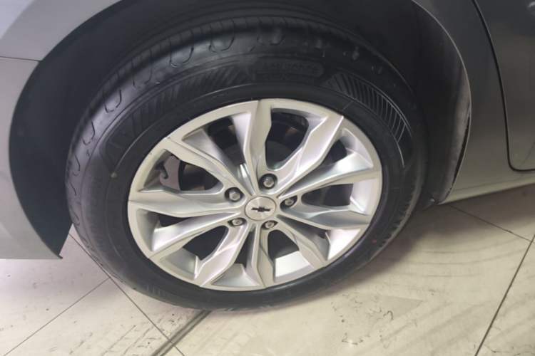 Used Chevrolet Malibu XL 2022 535T Automatic Sport Edition Right Rear Wheel Hub