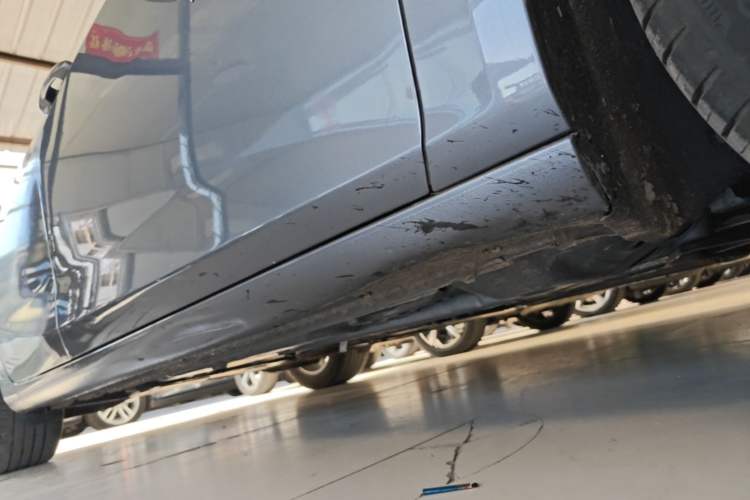 Used Chevrolet Malibu XL 2022 535T Automatic Sport Edition Right Side Sill