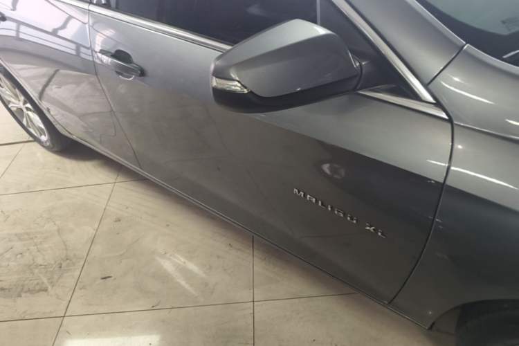 Used Chevrolet Malibu XL 2022 535T Automatic Sport Edition Right Side Sill