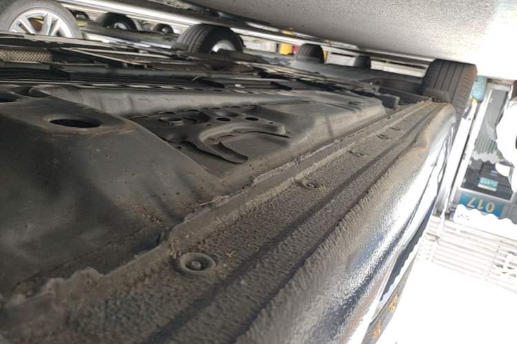 Used Chevrolet Malibu XL 2022 535T Automatic Sport Edition Right Side Sill