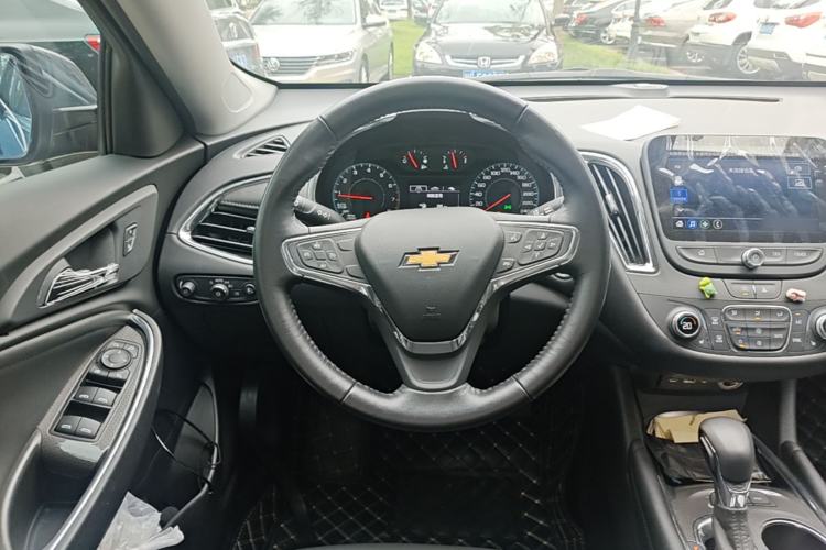 Used Chevrolet Malibu XL 2022 535T Automatic Sport Edition Steering Wheel