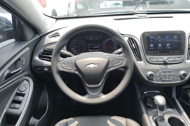 Used Chevrolet Malibu XL 2022 535T Automatic Sport Edition Steering Wheel