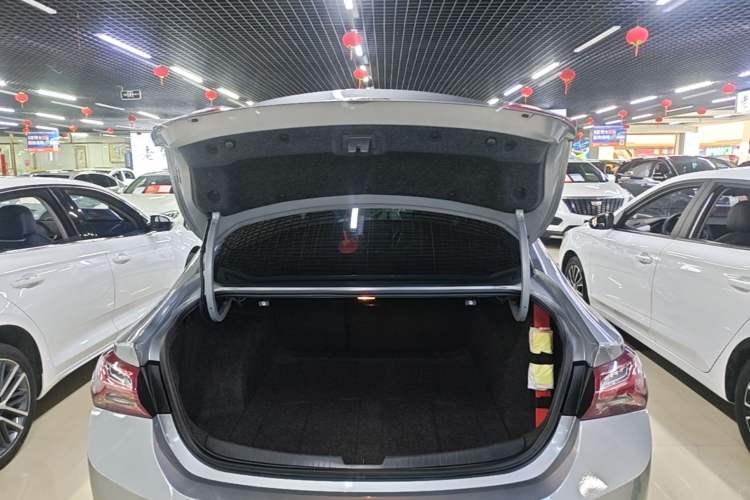 Used Chevrolet Malibu XL 2022 535T Automatic Sport Edition Trunk