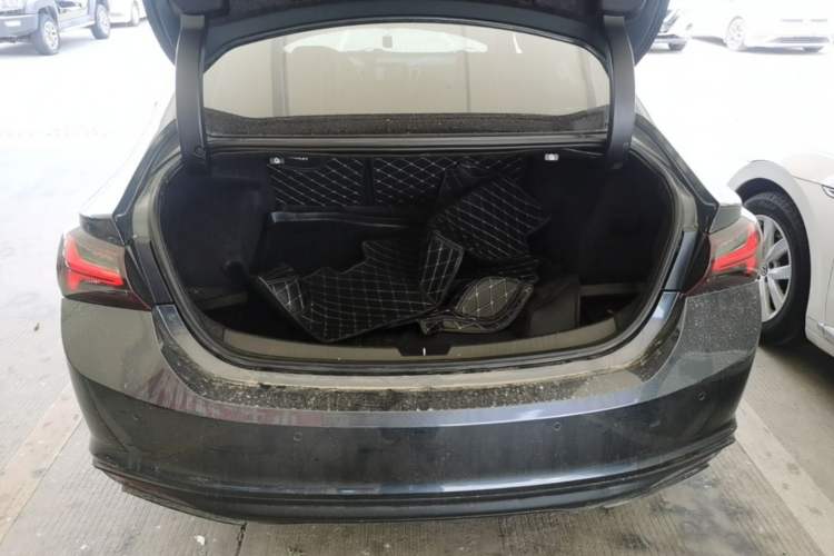 Used Chevrolet Malibu XL 2022 Redline 550T Automatic RuiLian Edition Trunk