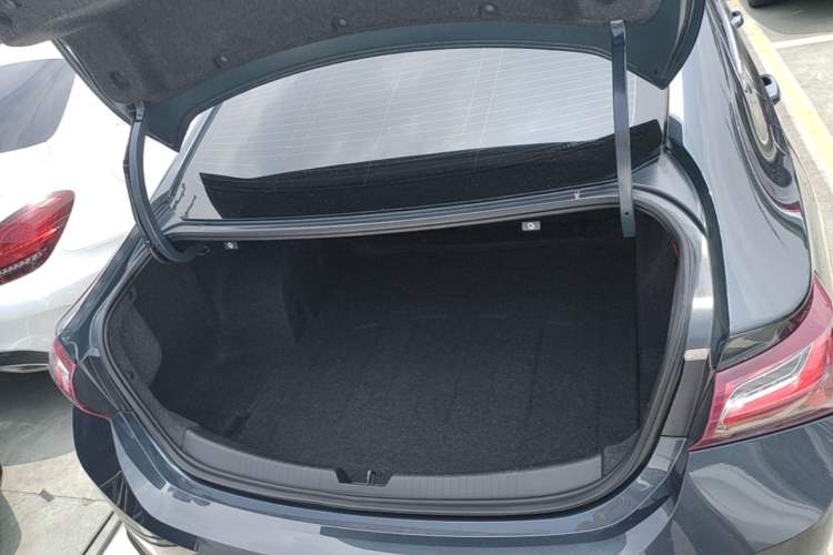 Used Chevrolet Malibu XL 2022 535T Automatic Sport Edition Trunk