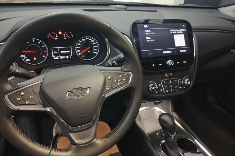 Used Chevrolet Malibu XL 2022 Redline 550T Automatic Sport Edition Center Console