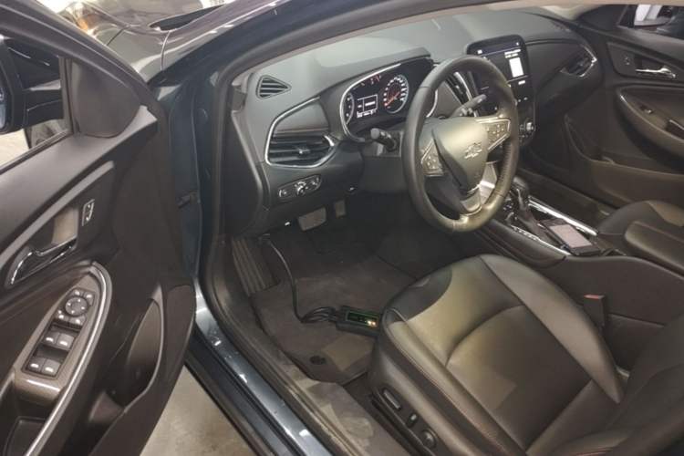 Used Chevrolet Malibu XL 2022 Redline 550T Automatic Sport Edition Driver Seat