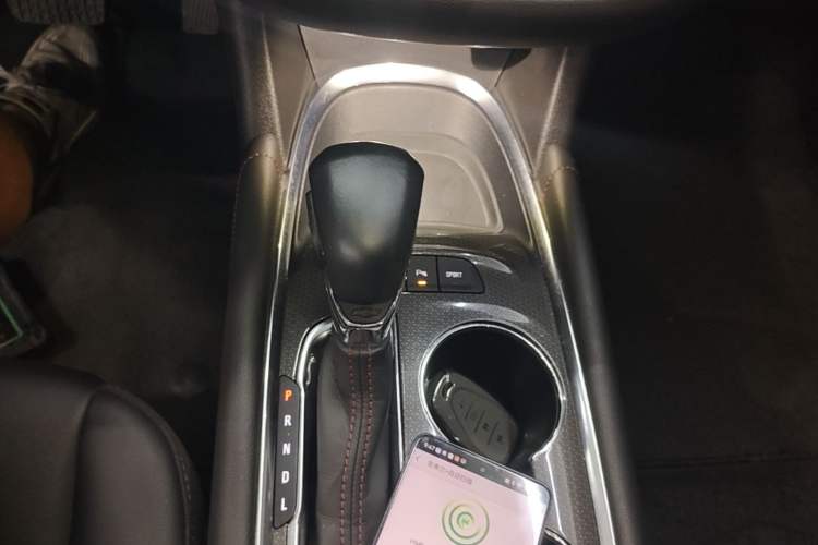 Used Chevrolet Malibu XL 2022 Redline 550T Automatic Sport Edition Gear Lever