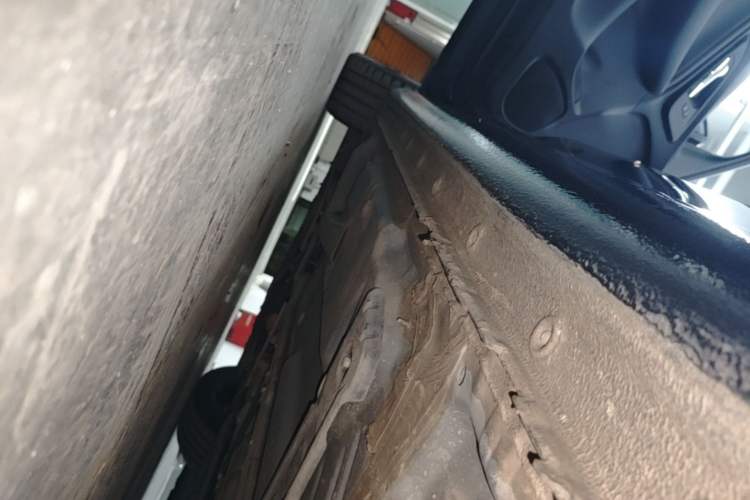 Used Chevrolet Malibu XL 2022 Redline 550T Automatic Sport Edition Left Side Sill