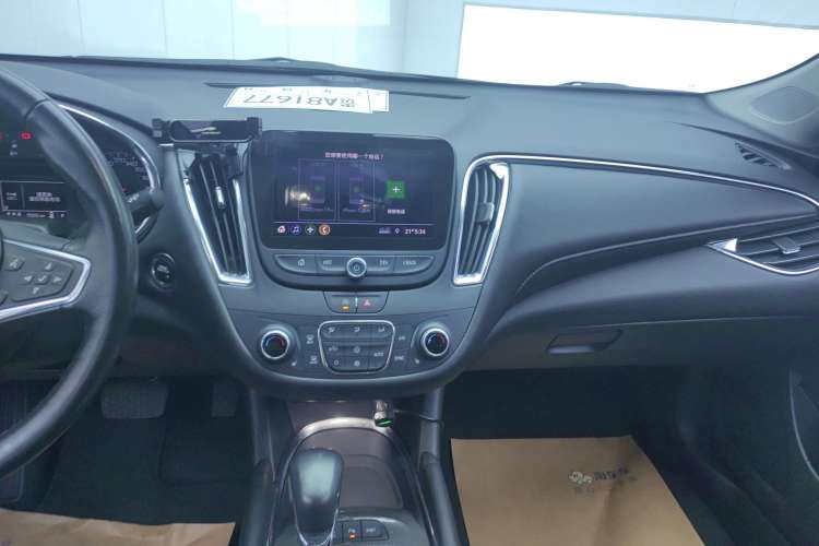 Used Chevrolet Malibu XL 2022 535T Automatic Sport Edition Audio And AC Panel