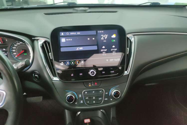 Used Chevrolet Malibu XL 2022 Redline 550T Automatic Sport Edition Audio And AC Panel