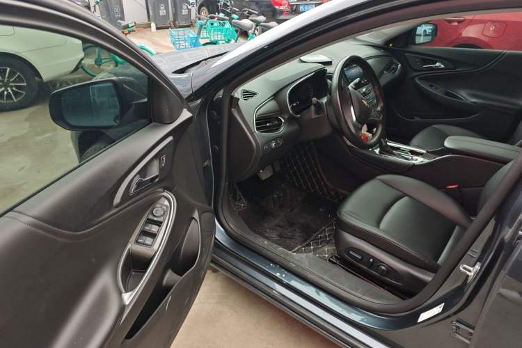 Used Chevrolet Malibu XL 2022 535T Automatic Sport Edition Driver Seat